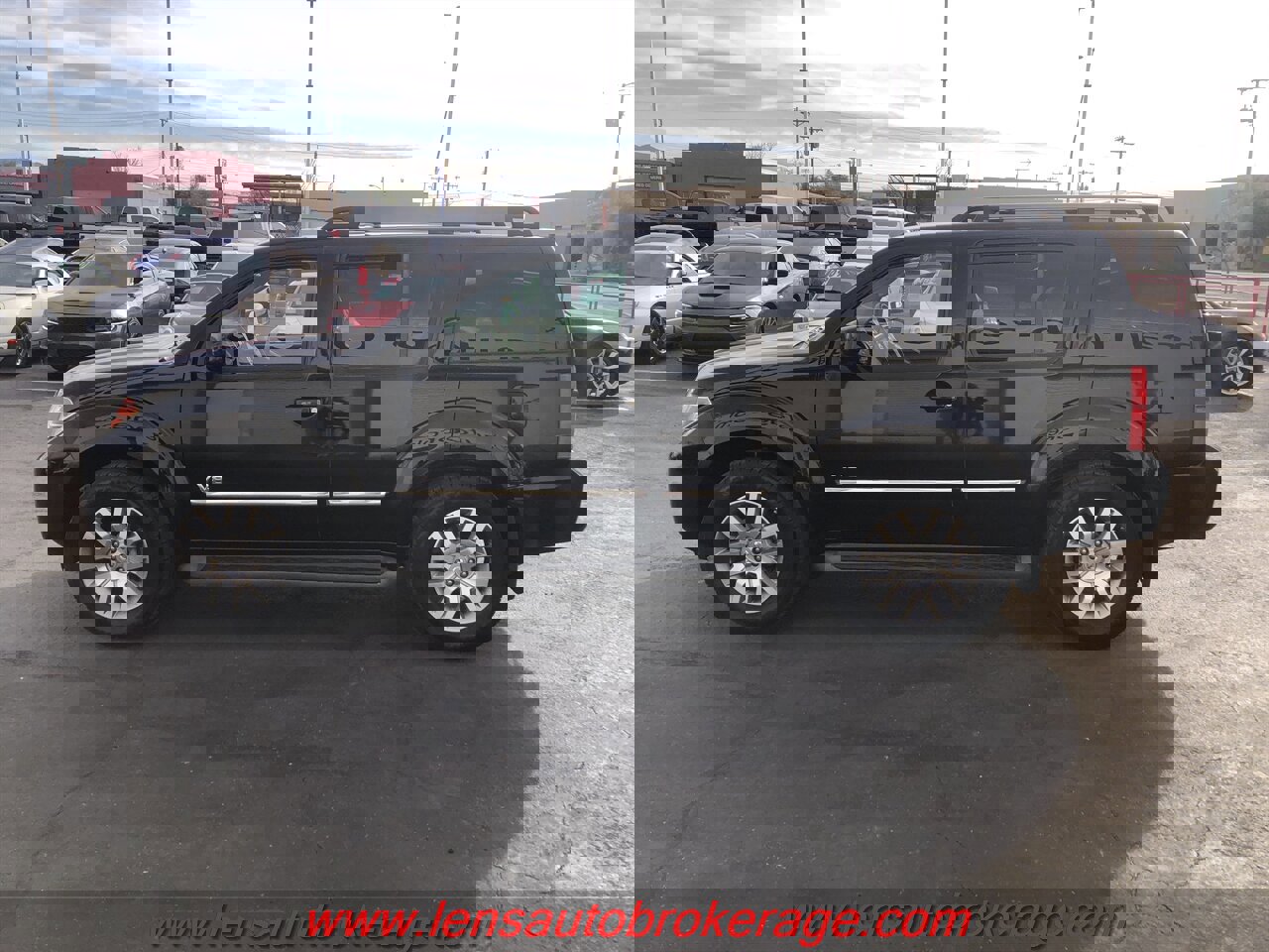 Used 2008 Nissan Pathfinder LE w/ Navigation Pkg image 5