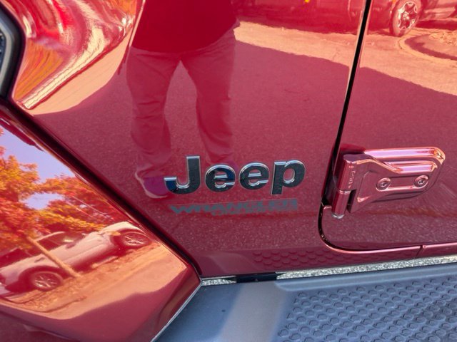 Used 2021 Jeep Wrangler Unlimited Sahara AWD/4WD image 10