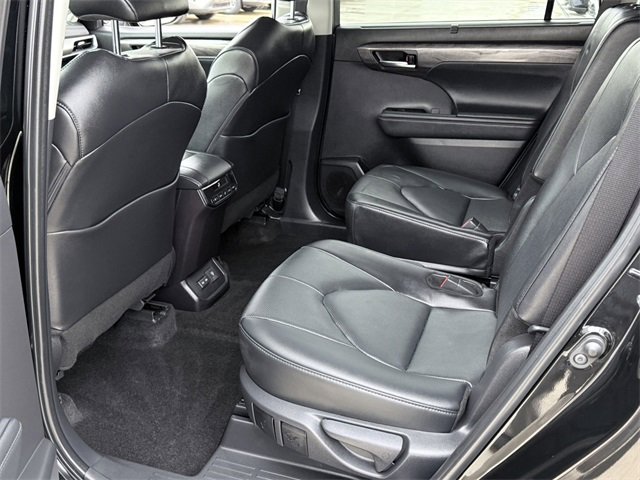 Certified 2025 Toyota Highlander Limited image 21