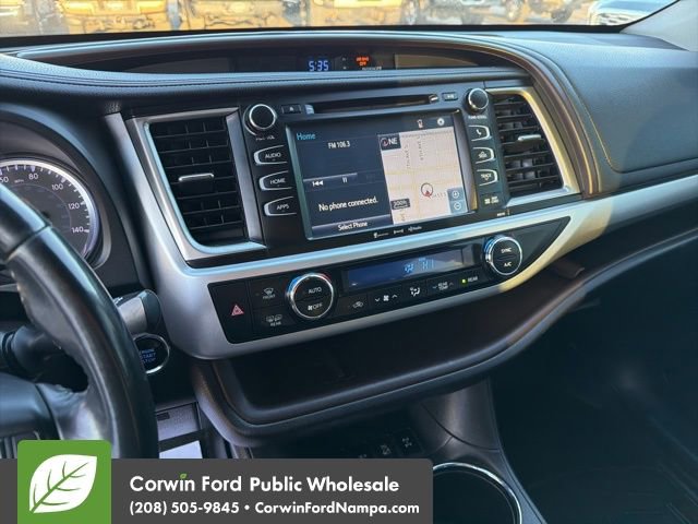 Used 2018 Toyota Highlander XLE w/ Carpet Mat Package (TMS) image 20