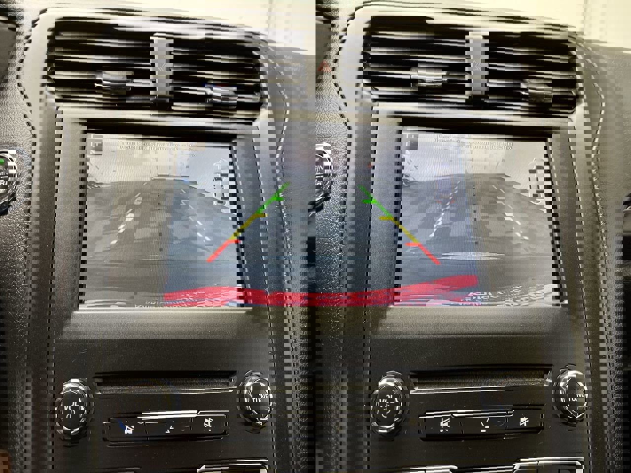 Used 2018 Ford Fusion SE w/ Equipment Group 201A FWD image 5