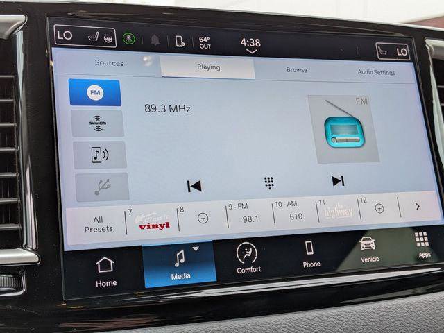 Certified 2024 Chrysler Pacifica Touring-L image 23