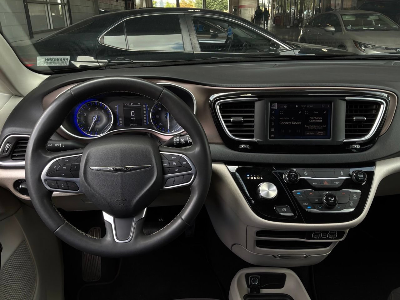 Used 2023 Chrysler Voyager LX FWD image 15
