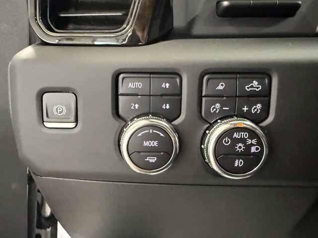 Used 2024 GMC Sierra 1500 AT4 w/ Technology Package AWD/4WD image 29