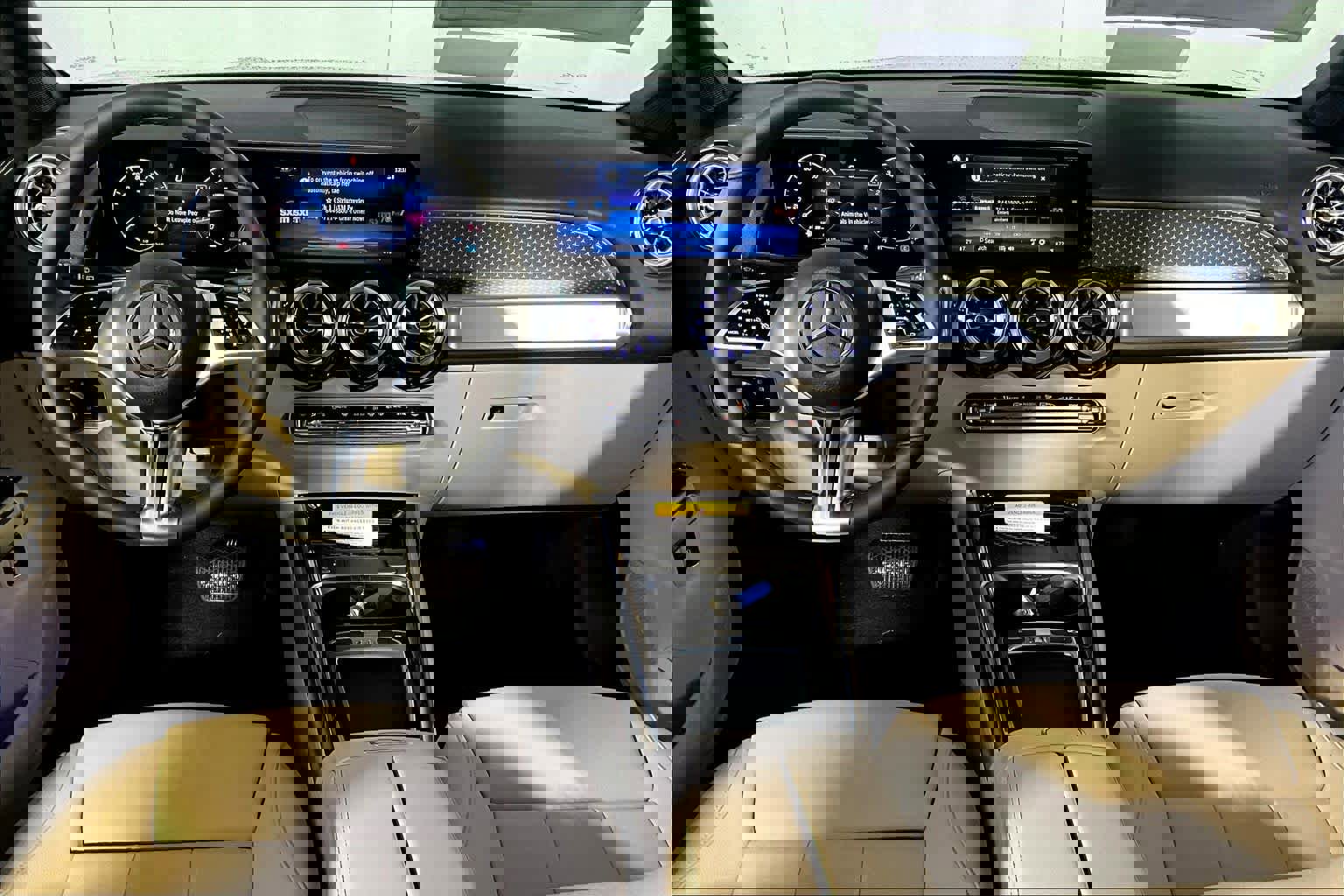 New 2026 Mercedes-Benz GLB 250 4MATIC image 7