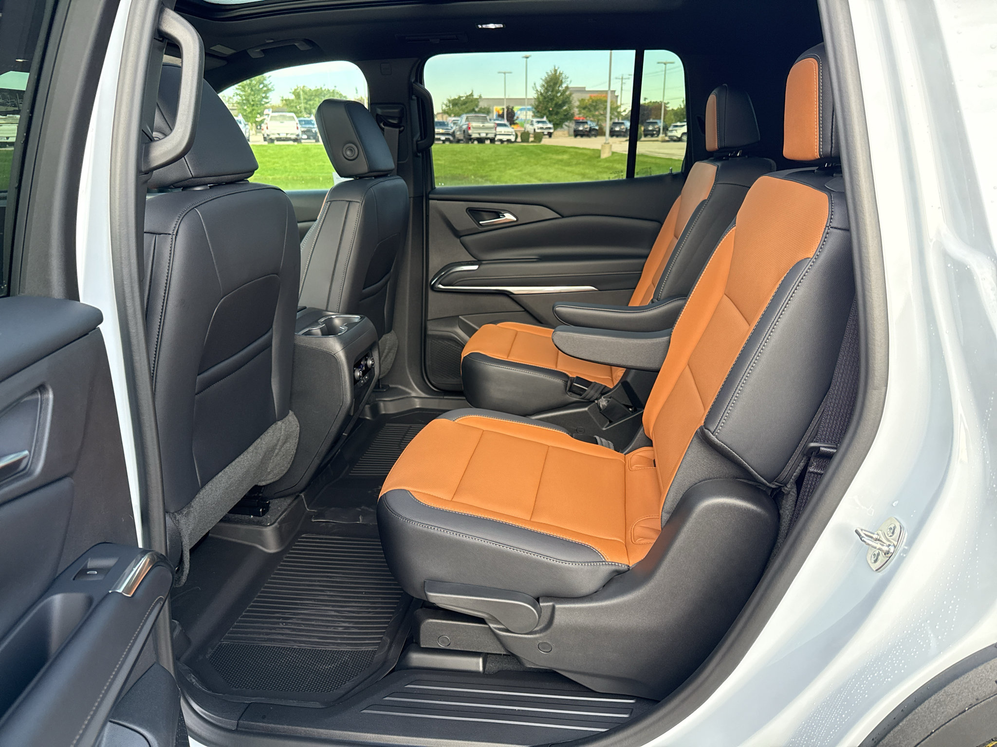 New 2027 Chevrolet Traverse Z71 w/ Driver Confidence Package AWD/4WD image 41