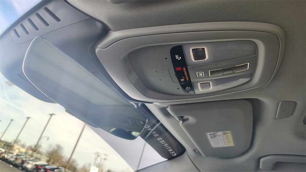 Certified 2023 Volvo XC60 B5 Plus w/ Climate Package image 25