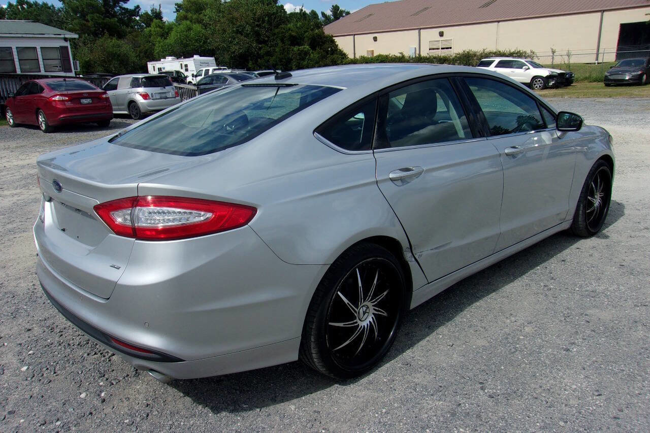 Used 2016 Ford Fusion SE image 5