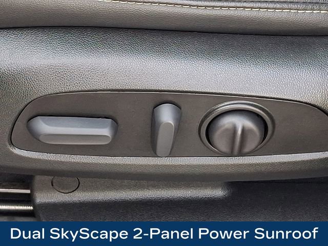 Used 2023 Chevrolet Traverse LT w/ LT Premium Package image 19