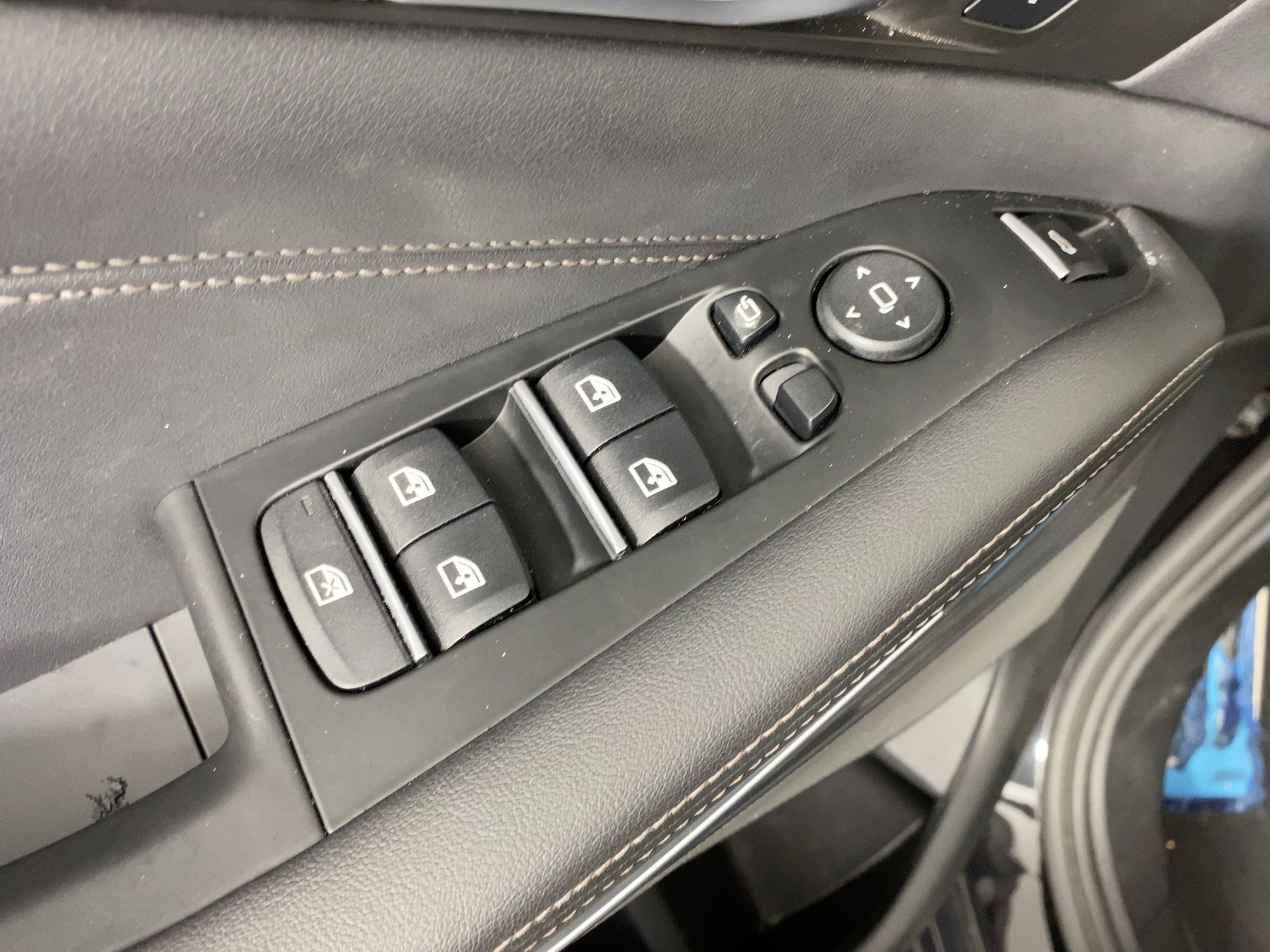 Certified 2023 BMW X5 M50i w/ Executive Package image 21