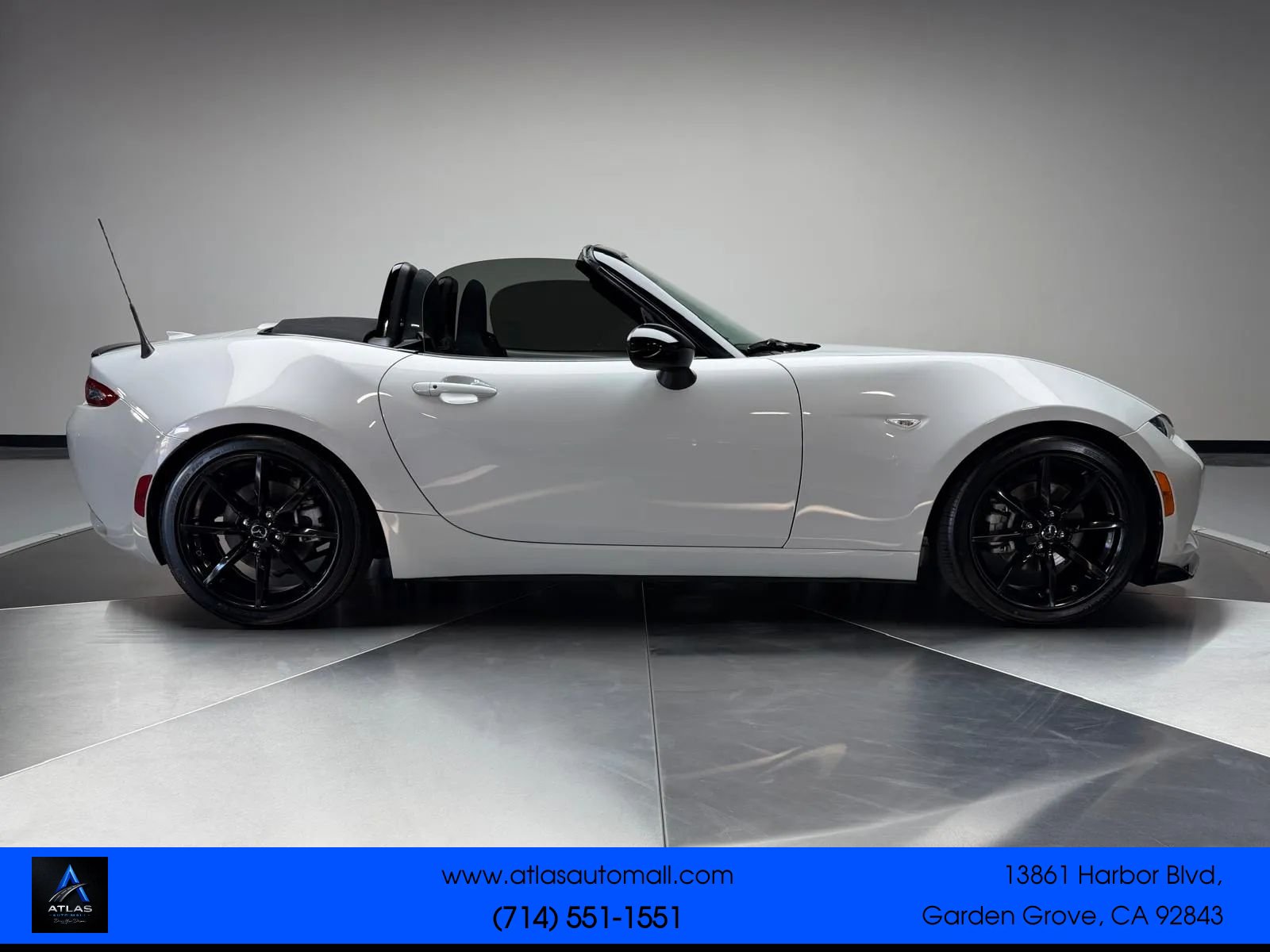 Used 2019 MAZDA MX-5 Miata Club RWD image 6