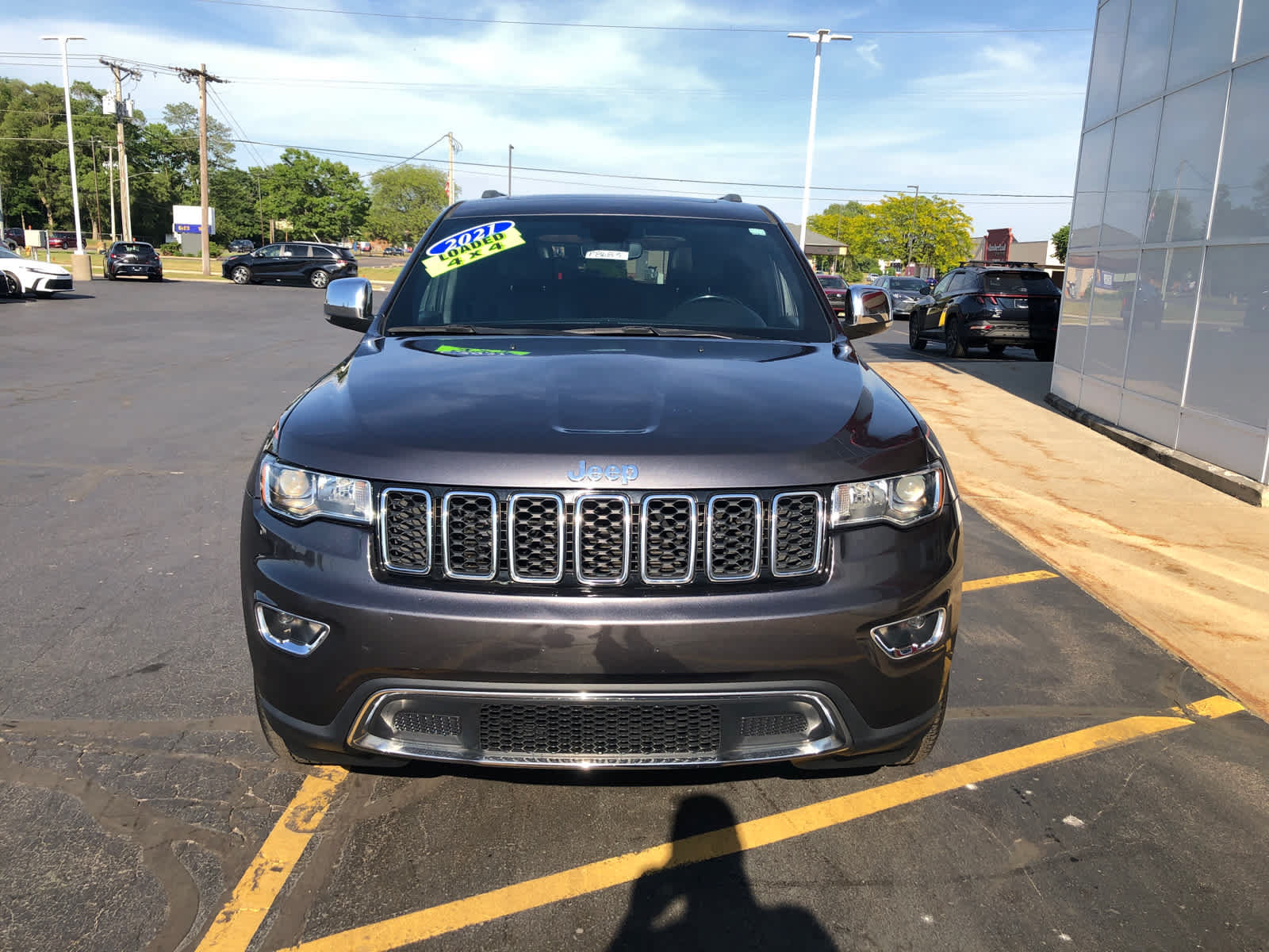Used 2021 Jeep Grand Cherokee Limited AWD/4WD image 2