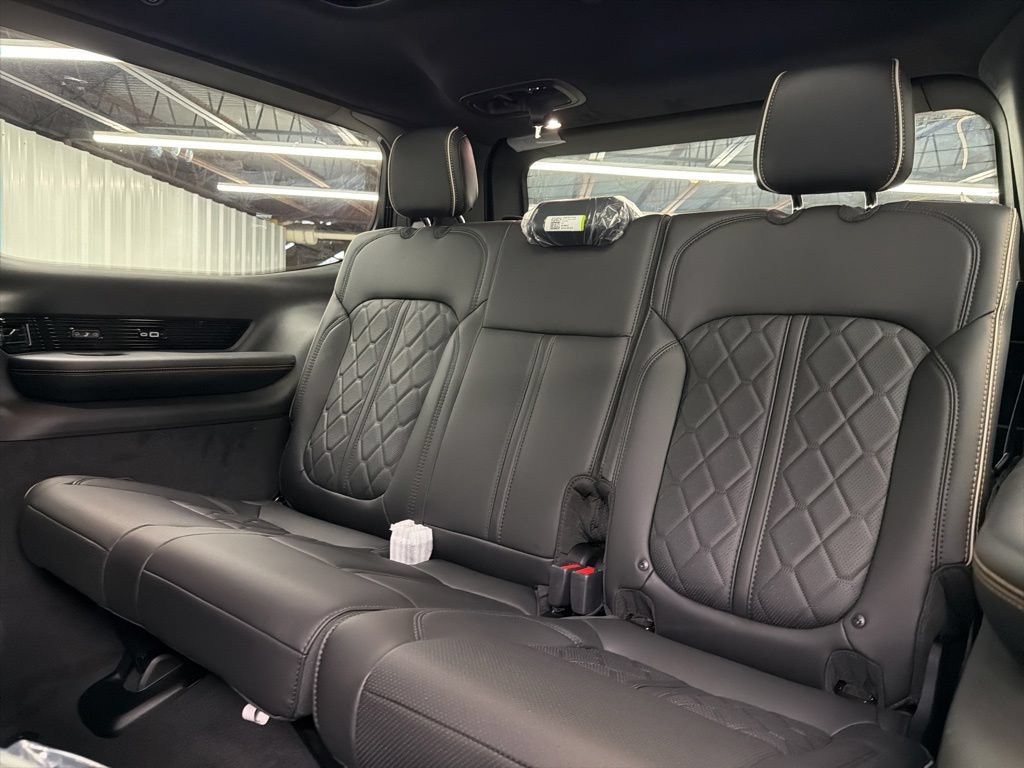 New 2026 Jeep Grand Wagoneer Summit AWD/4WD image 14