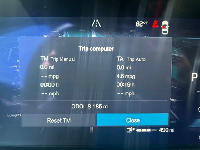 Certified 2025 Volvo XC60 B5 Plus AWD/4WD image 24
