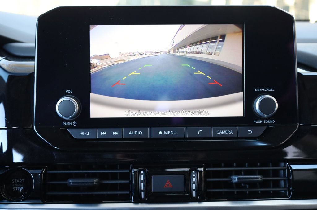 Used 2025 Nissan Pathfinder SV image 42