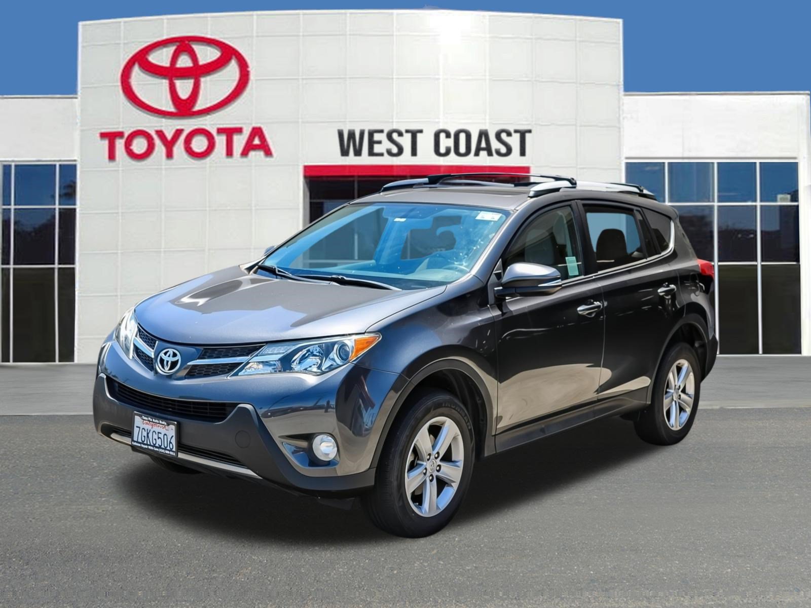 Used 2014 Toyota RAV4 XLE FWD image 1