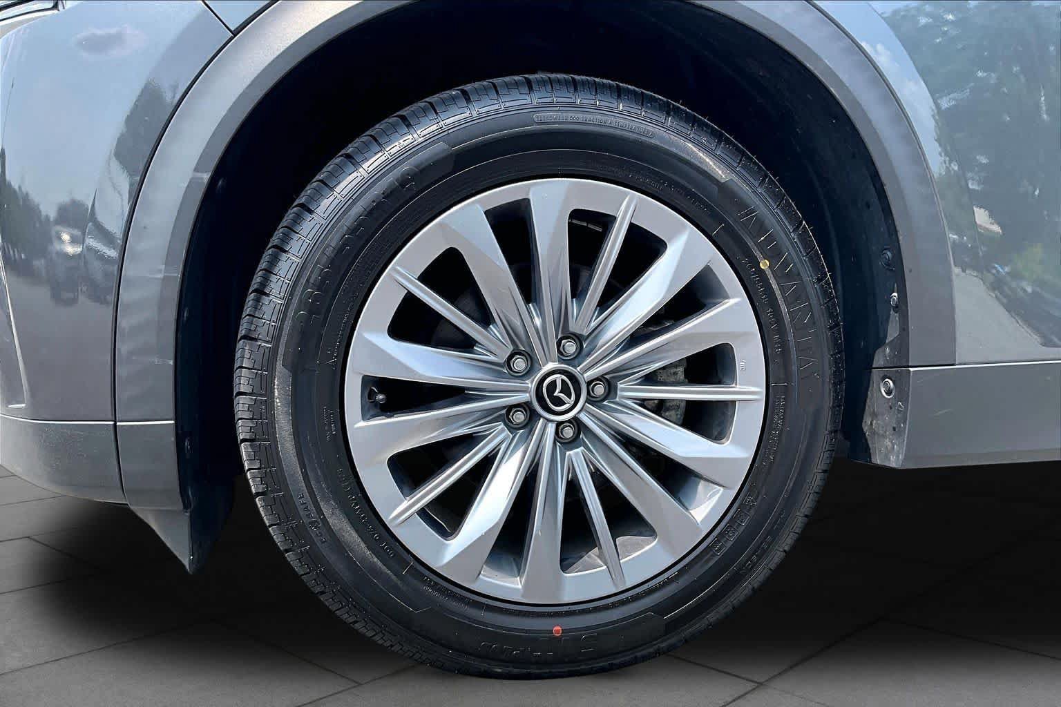 Used 2024 MAZDA CX-90 3.3 Turbo w/ Preferred Plus AWD/4WD image 11