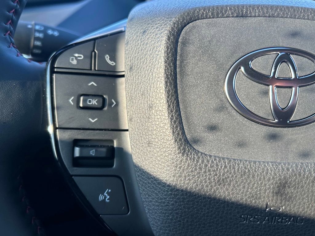 Used 2025 Toyota Prius Plug-In Hybrid image 22