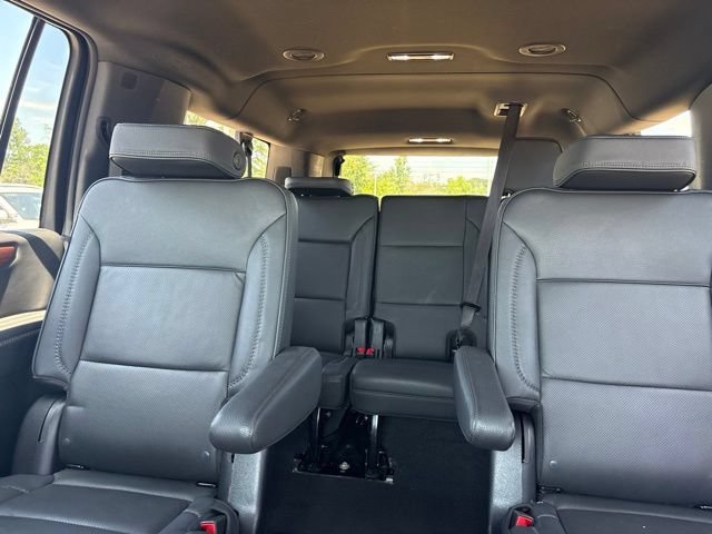 Used 2025 GMC Yukon XL Denali AWD/4WD image 24