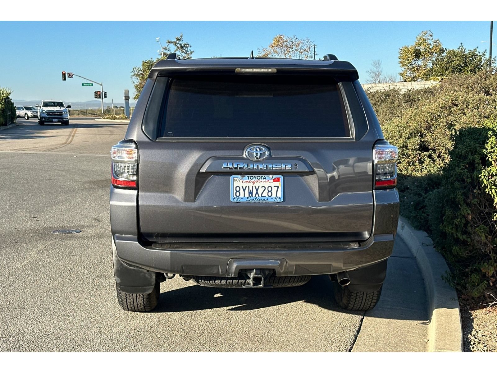 Used 2022 Toyota 4Runner SR5 Premium w/ Moonroof Package RWD image 5