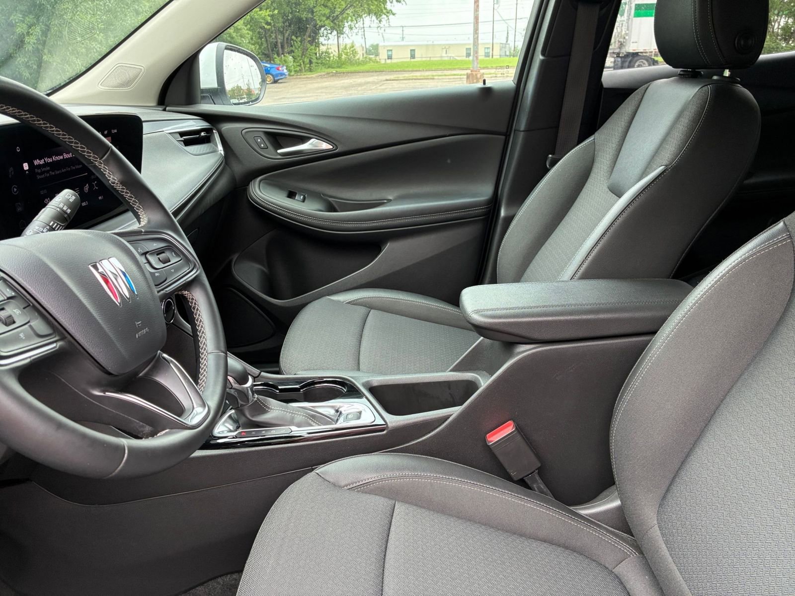 Used 2025 Buick Encore GX Preferred FWD image 40