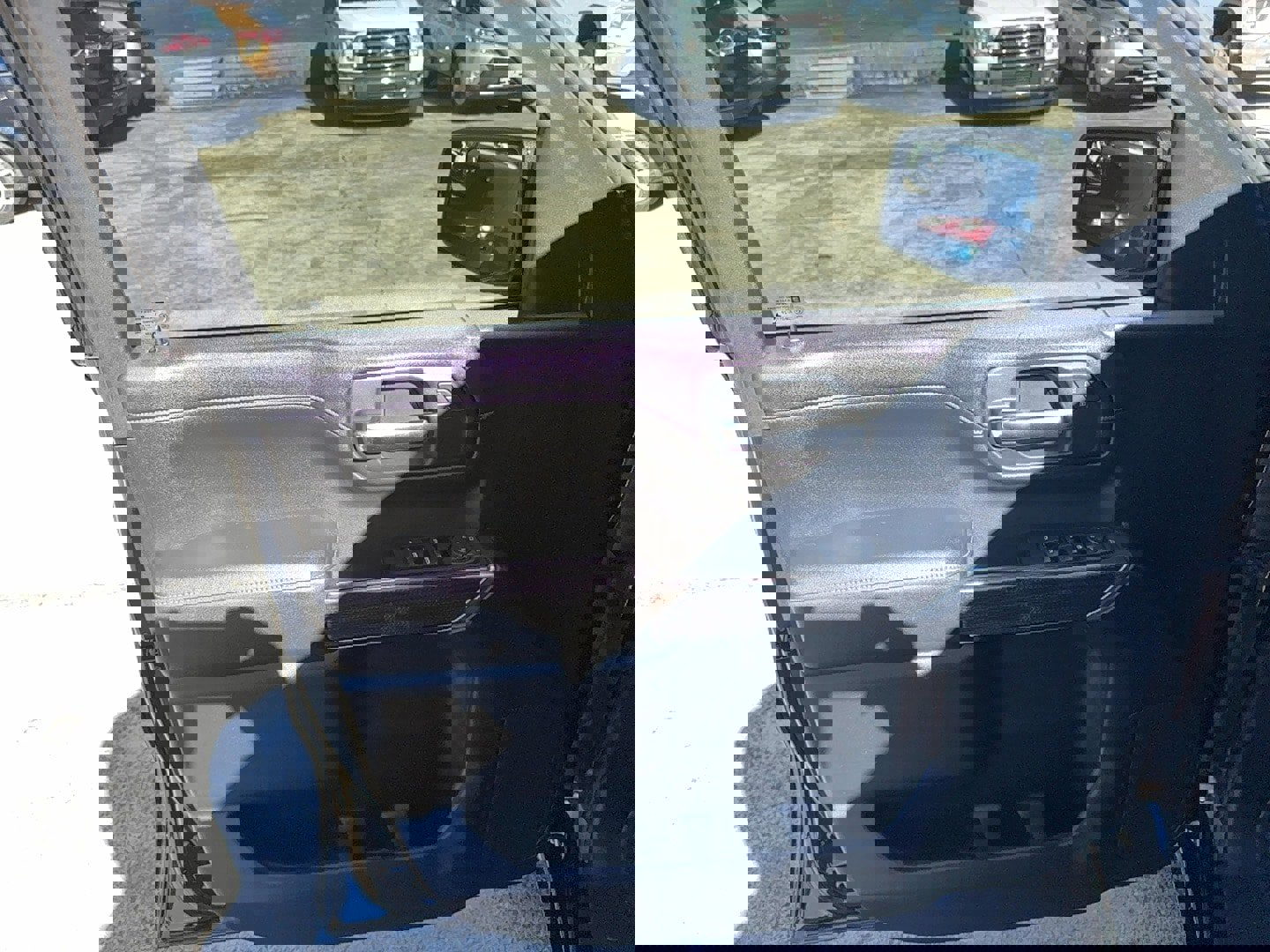 Used 2022 Chevrolet Silverado 1500 LT image 12