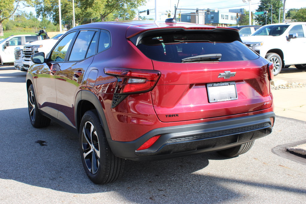 Certified 2024 Chevrolet Trax RS FWD image 22