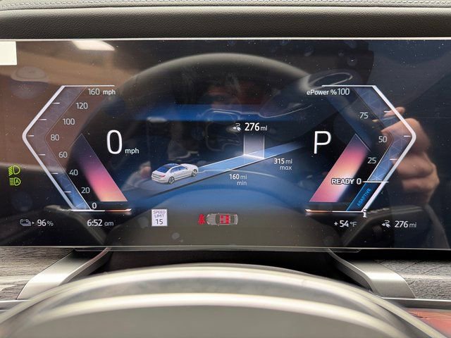 Used 2025 BMW i7 eDrive50 w/ Premium Package image 15