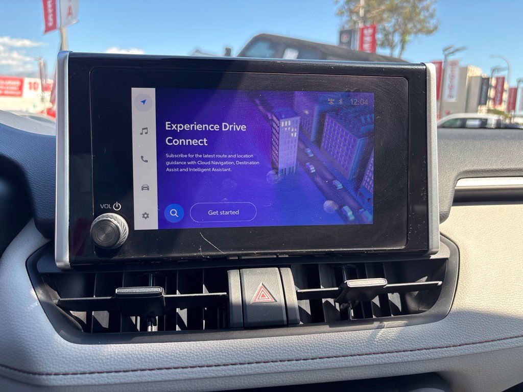Used 2025 Toyota RAV4 XLE w/ Convenience Package FWD image 27