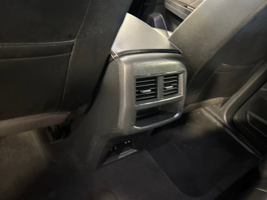 Used 2022 Volkswagen Atlas Cross Sport SE w/ Panoramic Sunroof Package image 29