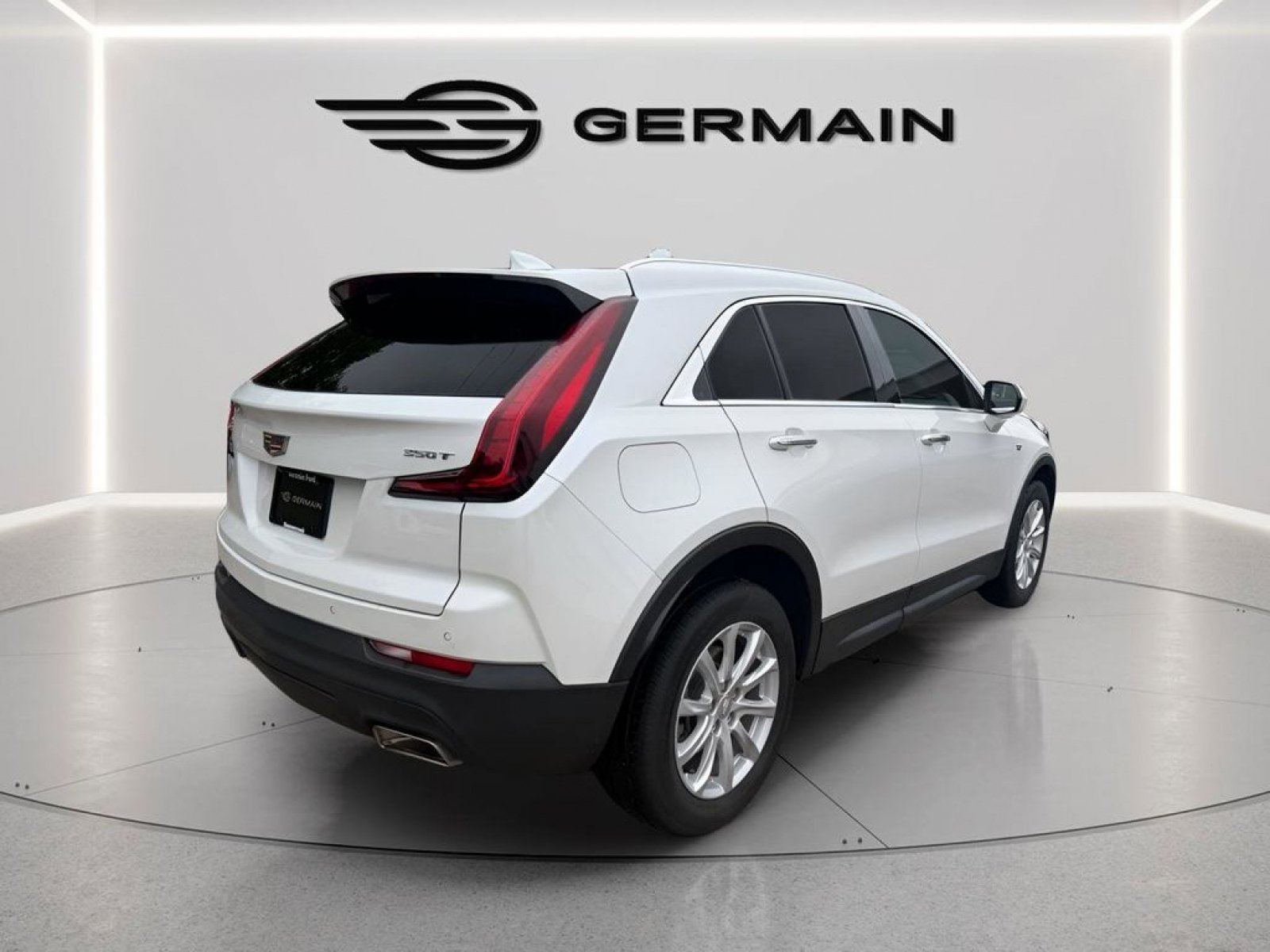 Used 2023 Cadillac XT4 Luxury w/ Driver Awareness Package FWD image 7