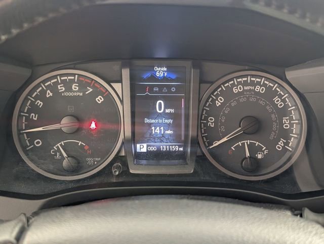 Used 2021 Toyota Tacoma TRD Off-Road w/ Technology Package AWD/4WD image 17