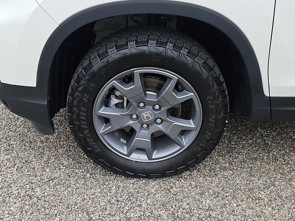 Certified 2025 Honda Passport TrailSport image 7