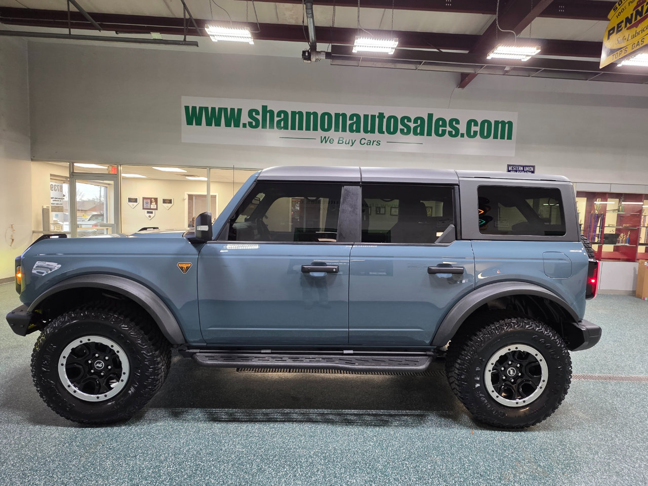 Used 2022 Ford Bronco Badlands image 10