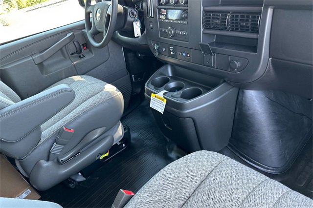 New 2025 Chevrolet Express 2500 Work Van w/ Driver Convenience Package image 19