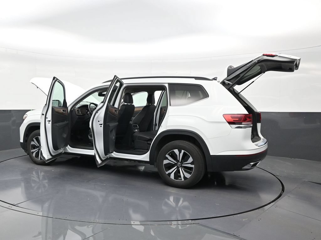 Used 2025 Volkswagen Atlas SE FWD image 31