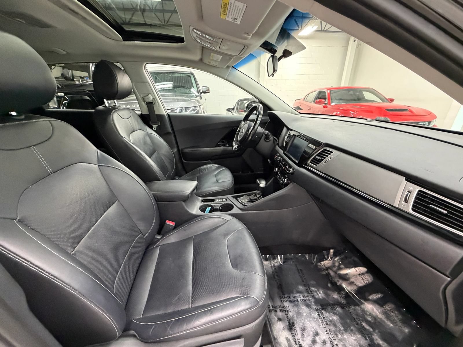 Used 2017 Kia Niro Touring FWD image 21