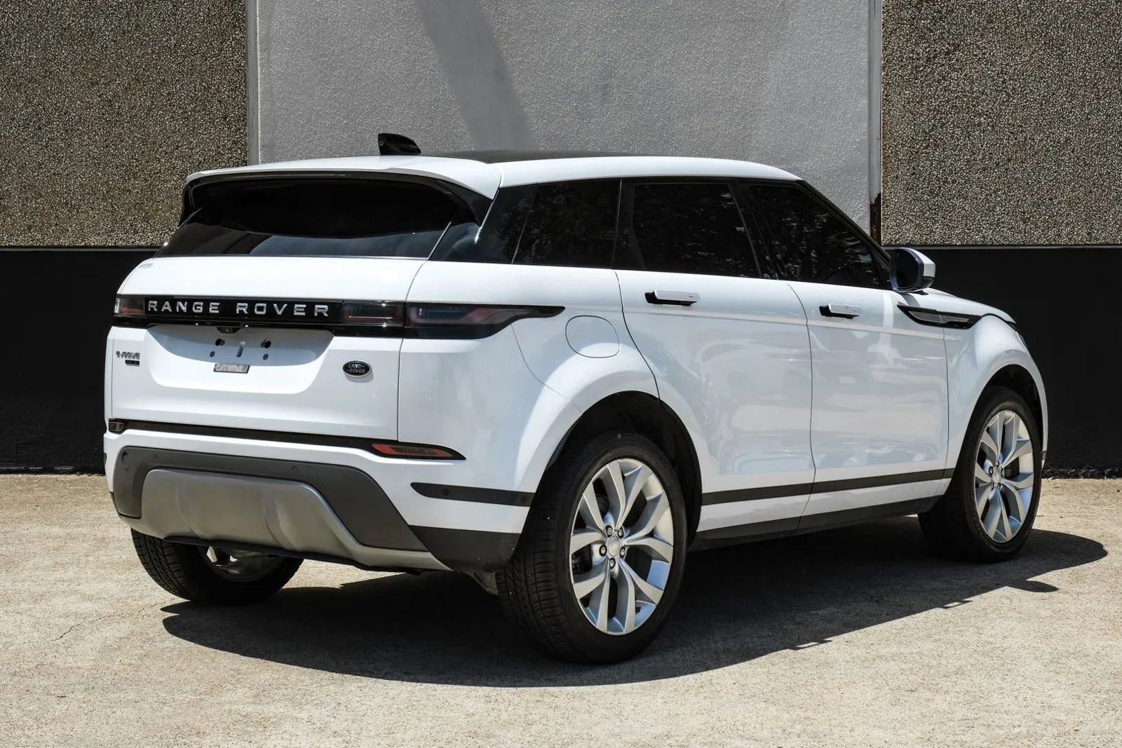 Used 2020 Land Rover Range Rover Evoque SE AWD/4WD image 10