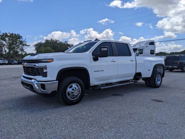 Used 2024 Chevrolet Silverado 3500 LT AWD/4WD image 8