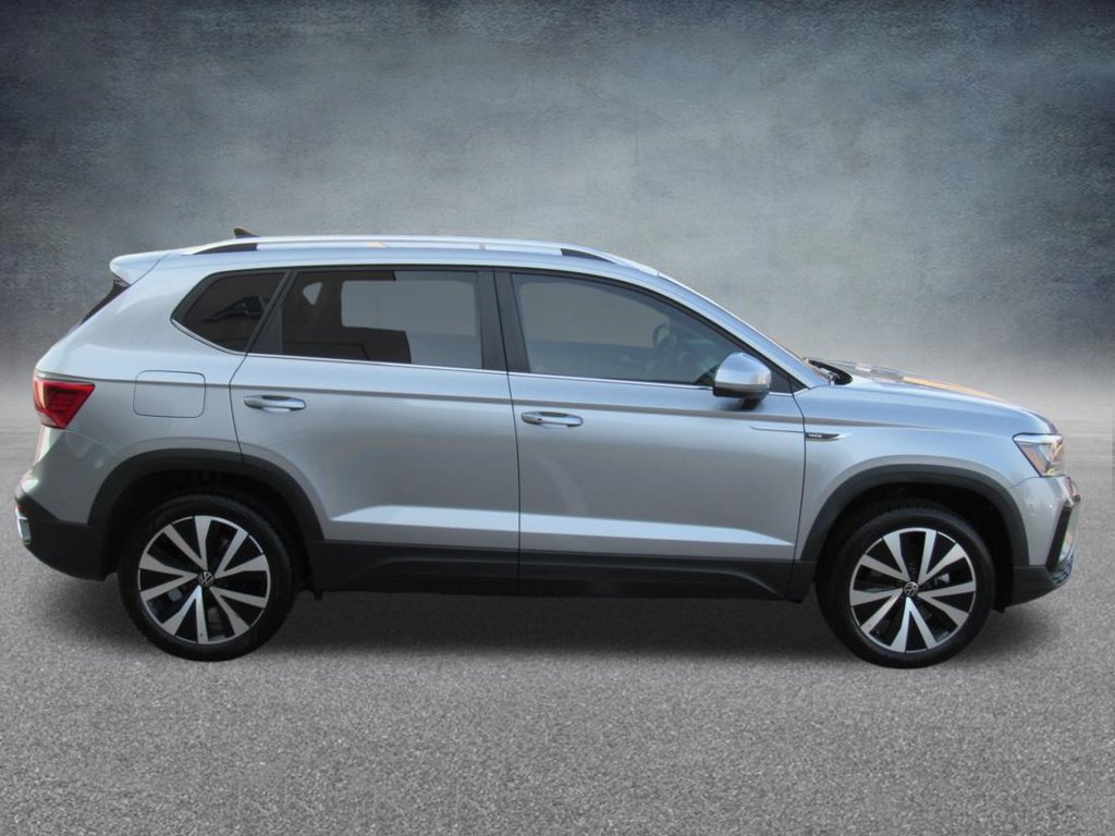 Used 2024 Volkswagen Taos SE FWD image 7