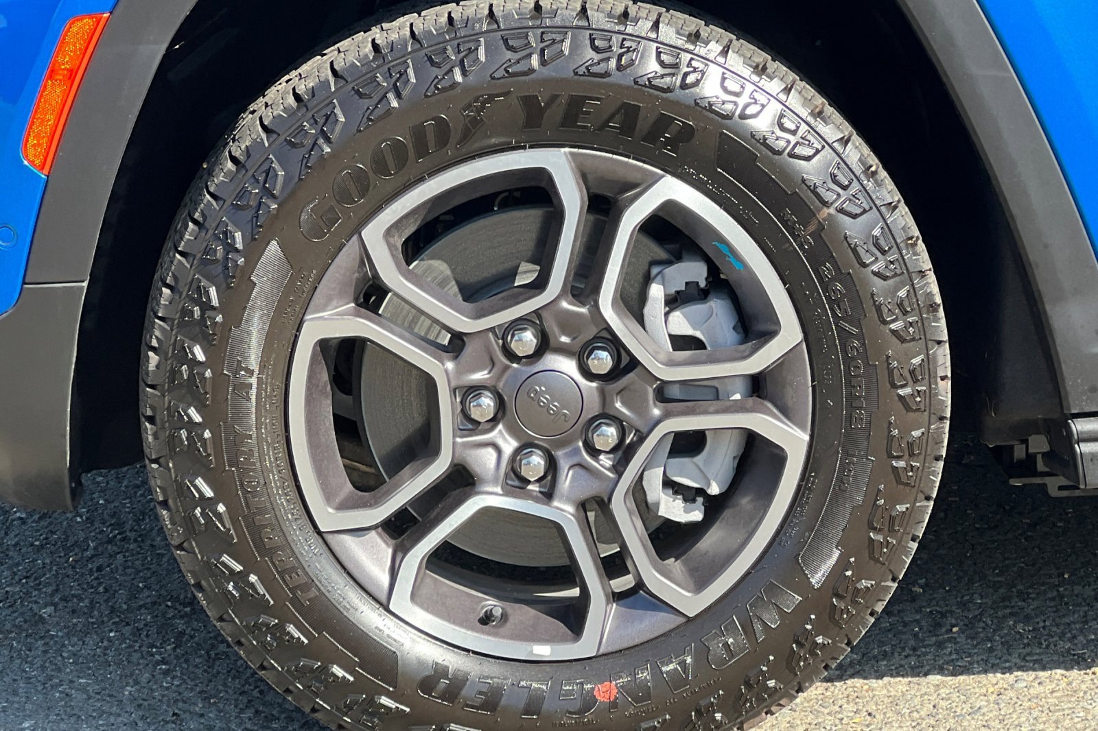 New 2023 Jeep Grand Cherokee Trailhawk w/ Advanced Protech Group II image 24