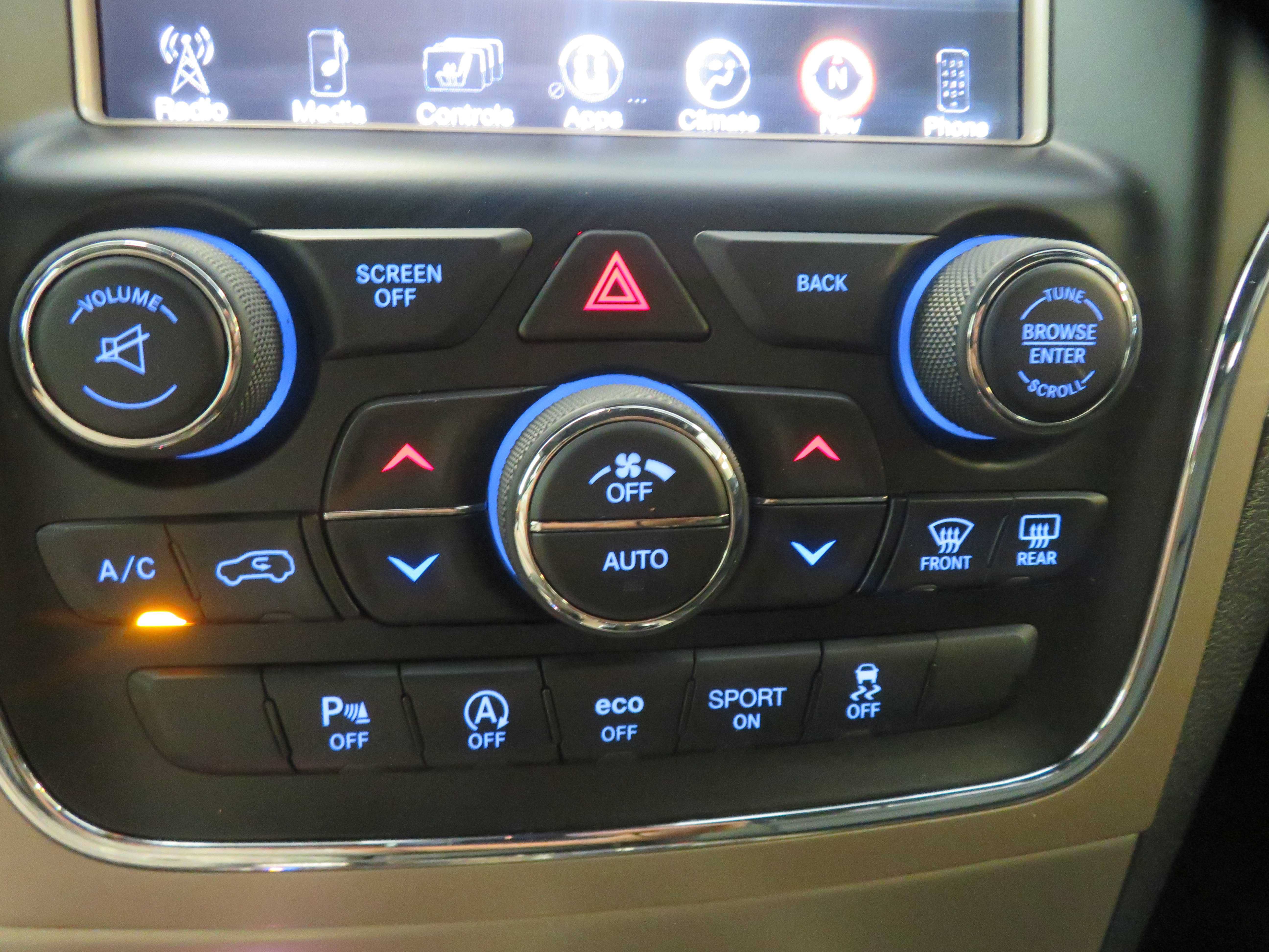 Used 2017 Jeep Grand Cherokee Limited AWD/4WD image 39