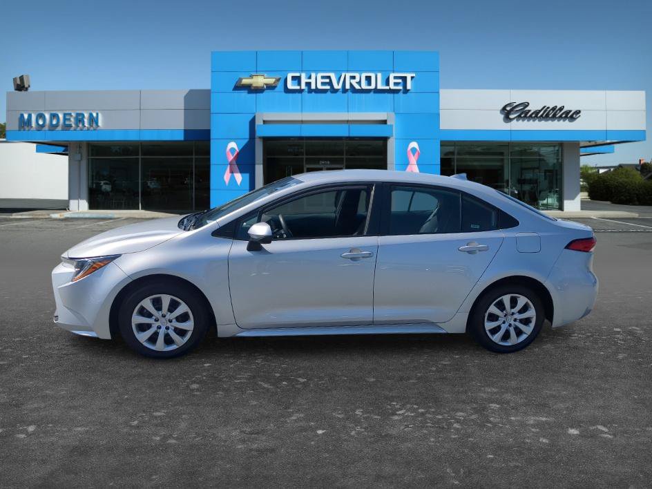 Used 2026 Toyota Corolla LE FWD image 1