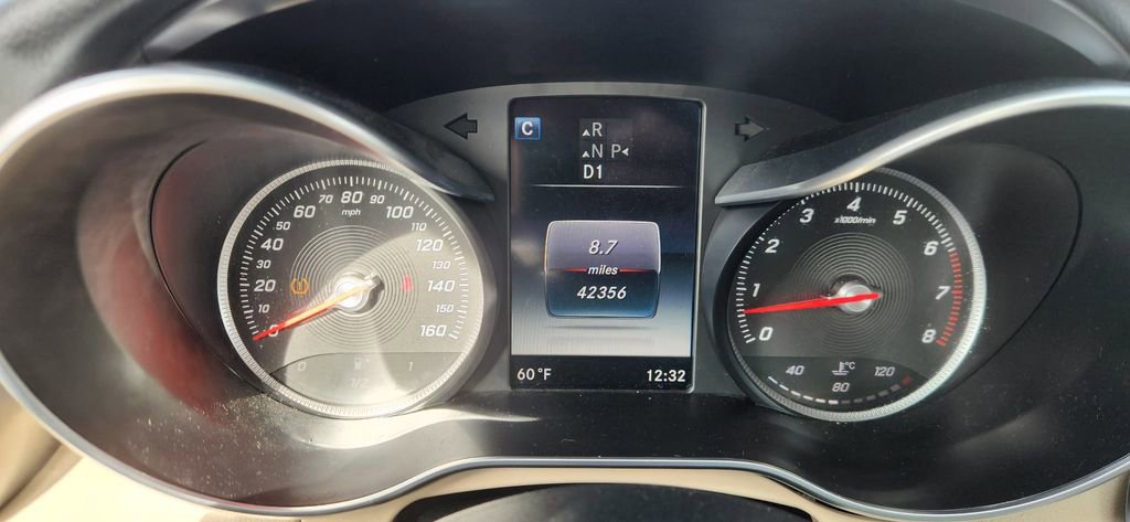 Used 2016 Mercedes-Benz C 300 4MATIC Sedan image 5