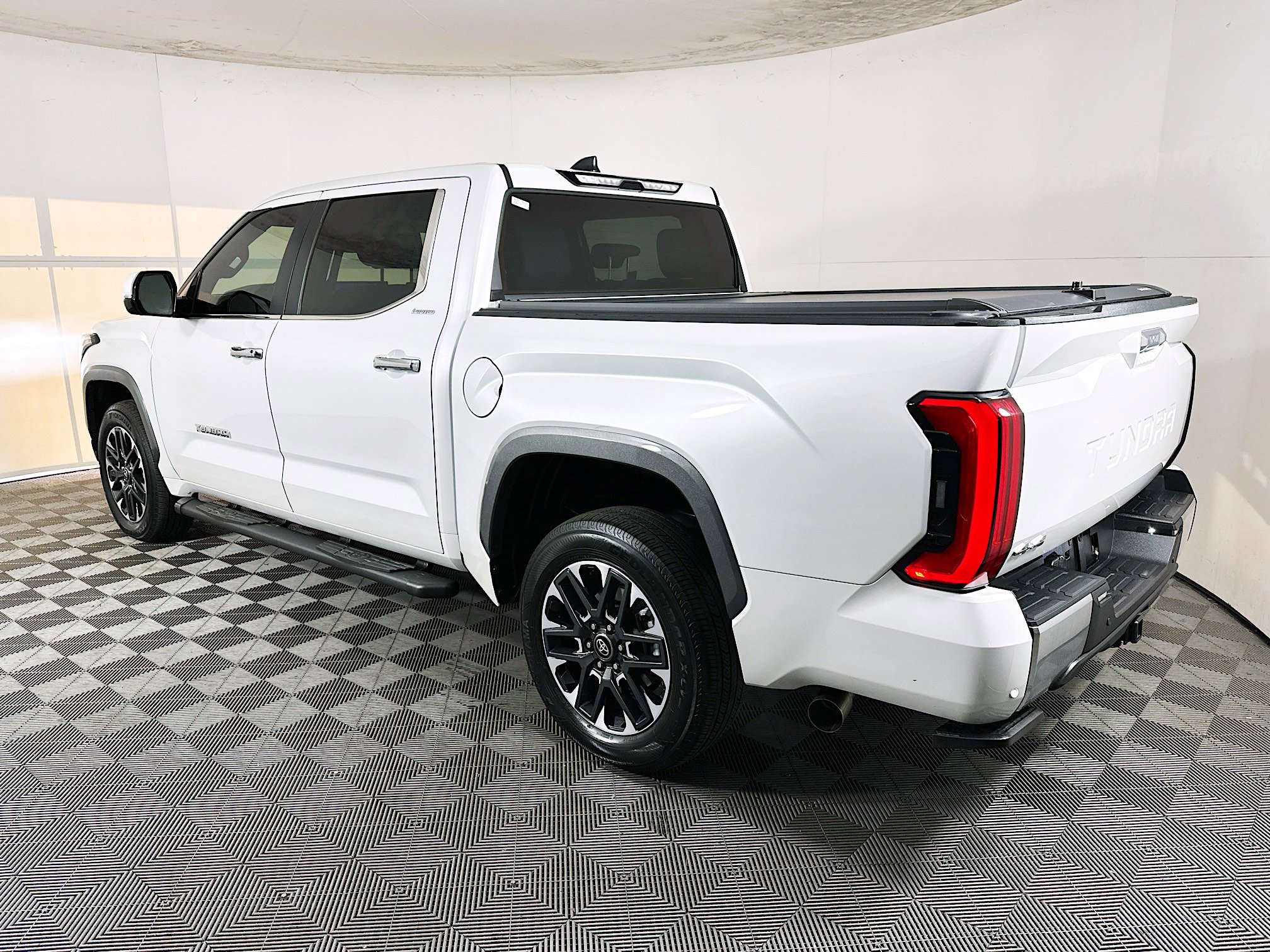Used 2025 Toyota Tundra Limited image 5