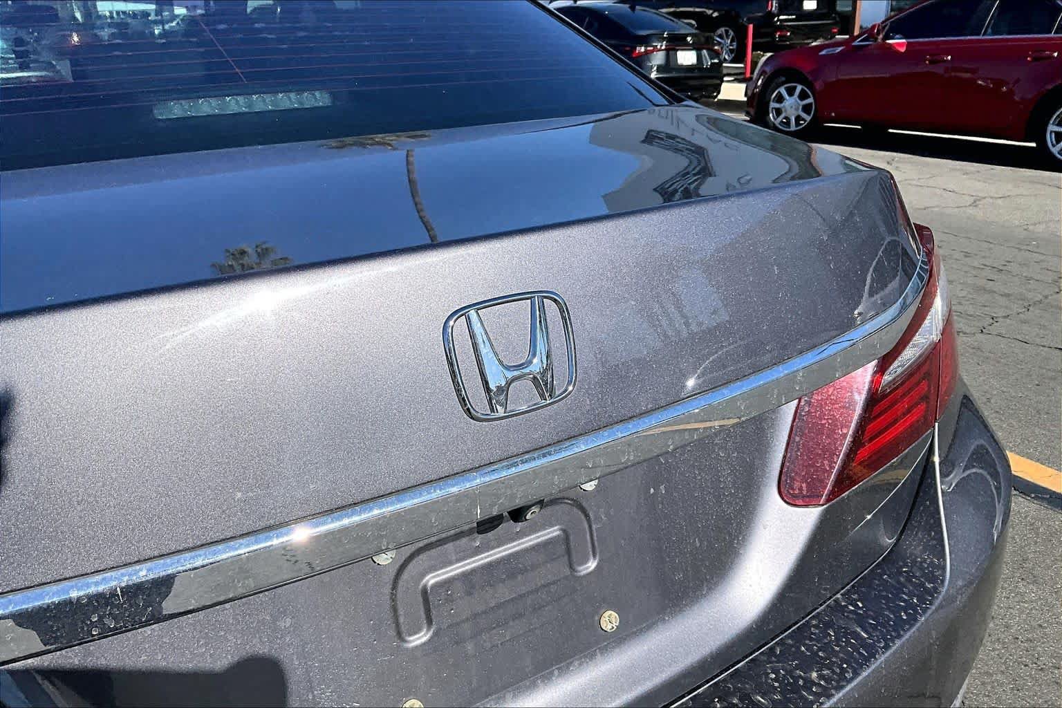 Used 2017 Honda Accord LX image 30