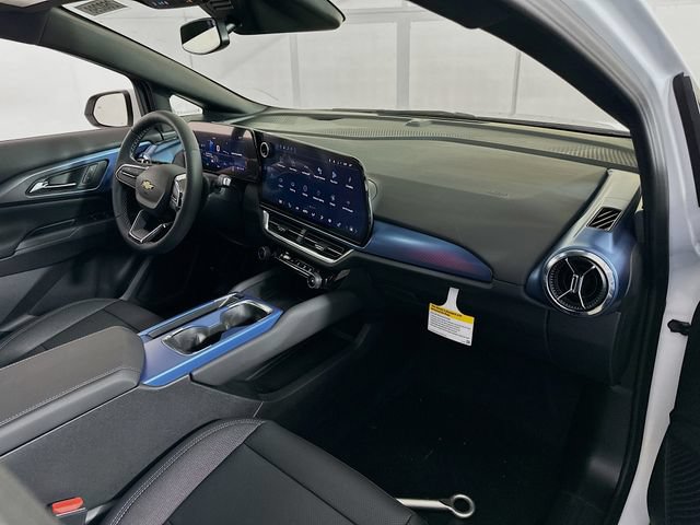 New 2026 Chevrolet Equinox EV LT AWD/4WD image 32