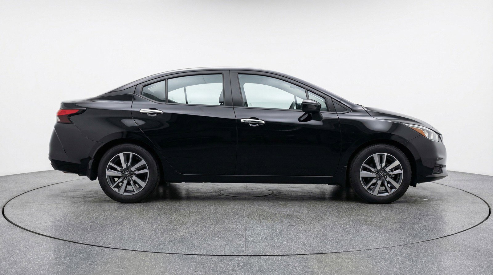 Used 2025 Nissan Versa SV image 11