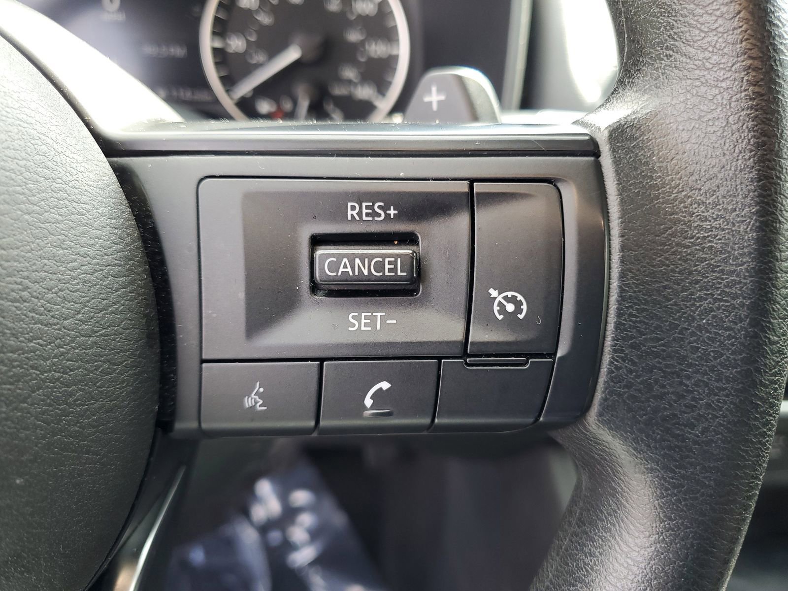 Used 2024 Nissan Rogue S image 12