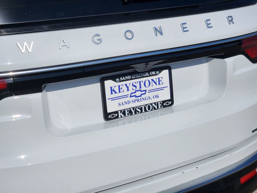 Used 2024 Jeep Wagoneer Series II w/ Flexible Seating Group image 11